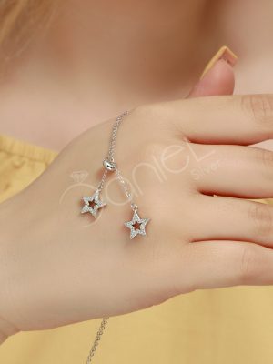 گردنبند ستاره کرواتی یک کار فوق العاده خاص با طراحی زیبا می باشد و در بین خانم های خوش سلیقه طرفدار زیادی دارد.